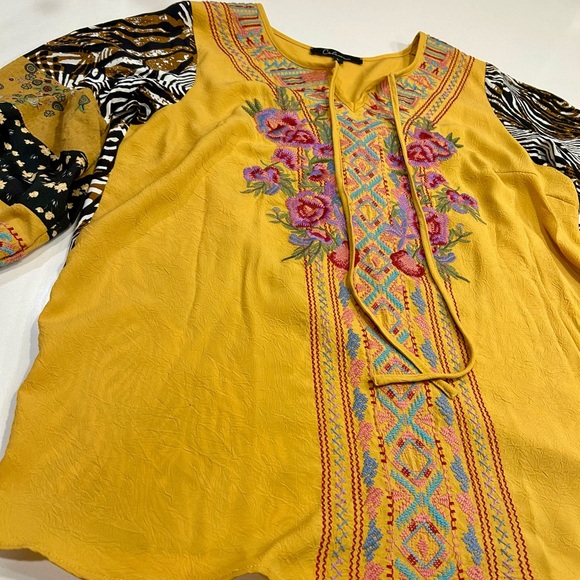 Caleaas Embroidered multicolor Boho tunic Top - Picture 2 of 9